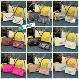 Picture of Valentino Handbags _SKUfw213010142fw
